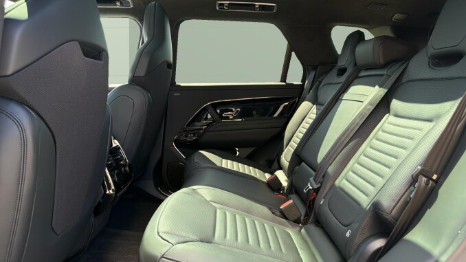 Land Rover Range Rover Sport 4.4 P635 V8 SV Ultimate Edition 5dr Auto Petrol Estate - Image 4